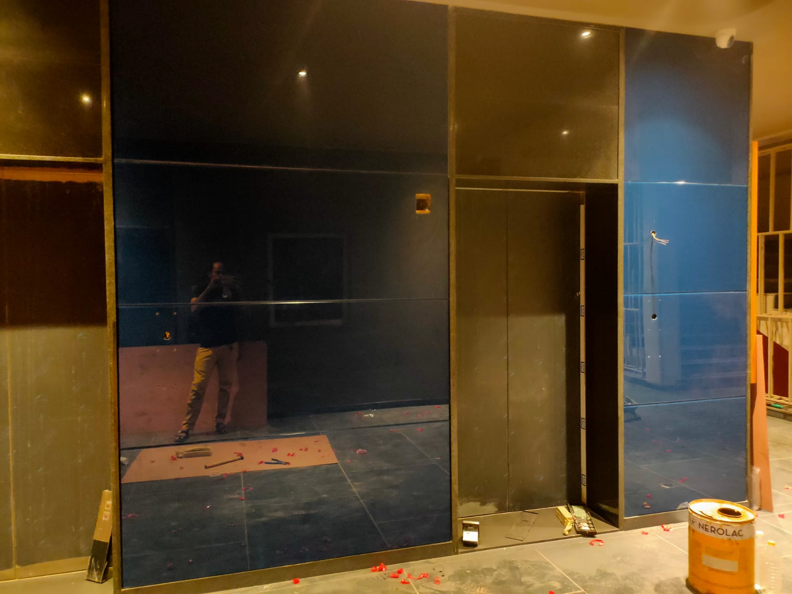 Glass Design & Backpainted Glass Work