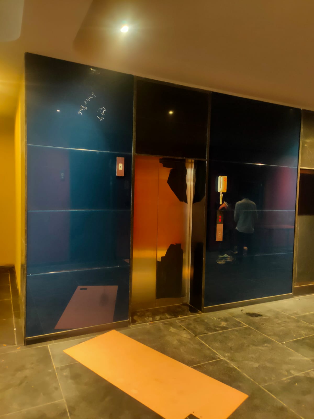 Glass Design & Backpainted Glass Work